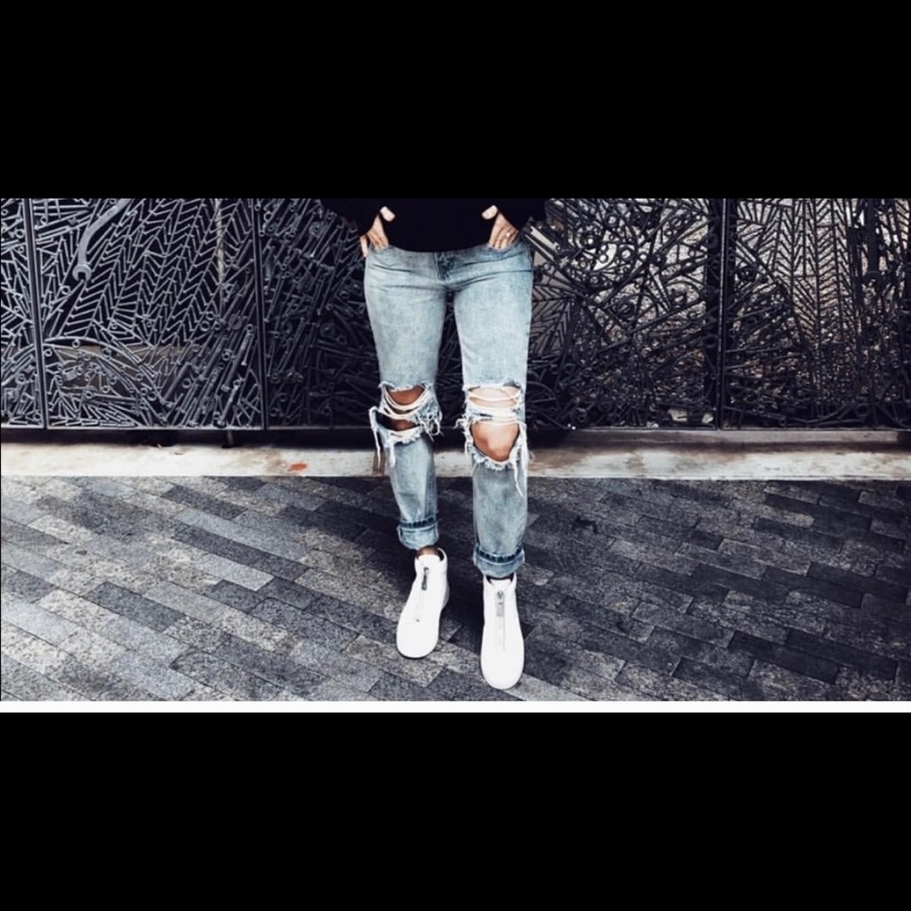 ONE TEASPOON RIPPED JEANS